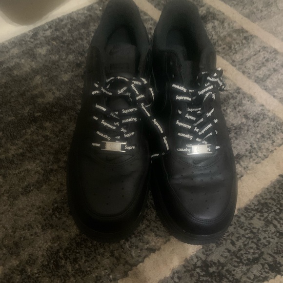 Supreme Black Sneakers with Logo Laces - Picture 1 of 4